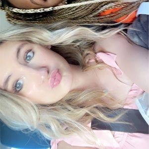 Meet your Posher, Addison